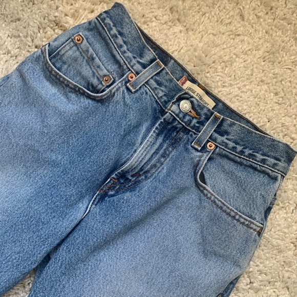 (SOLD) Vintage Levi’s Jeans! - Picture 2 of 5
